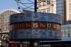 berlin-alexanderplatz-weltzeituhr-2